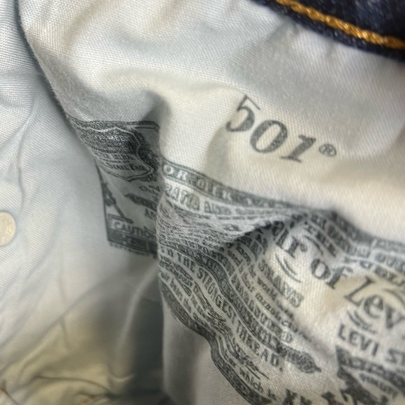 NWOT Levi's 501 Original Cropped Jeans in Dark Wash Size 31 - Picture 7 of 10